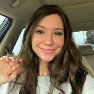 Meet your Posher, Kenzie